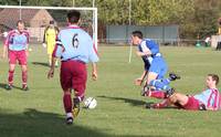 Renaut stretches and wins the ball